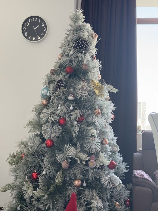 Продам елку искусственную