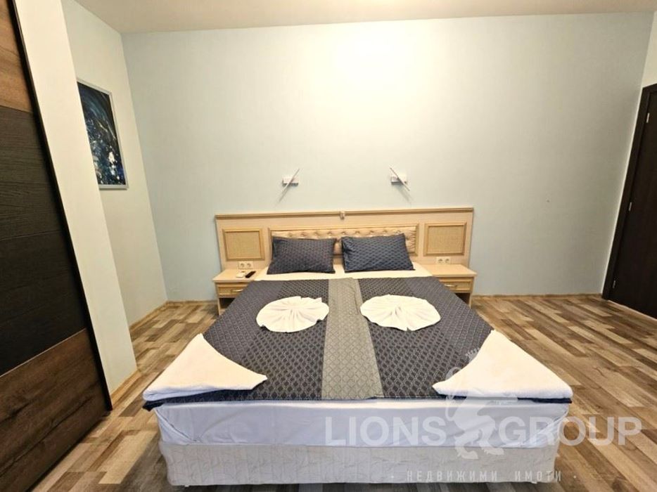 Продава се Тристаен апартамент в к.к. Златни пясъци - 100 кв.м за 1850 €/кв.м - Снимка #8