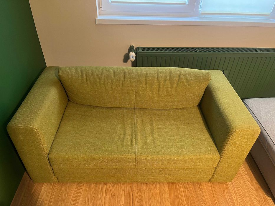 Canapea extensibila, verde, spuma.