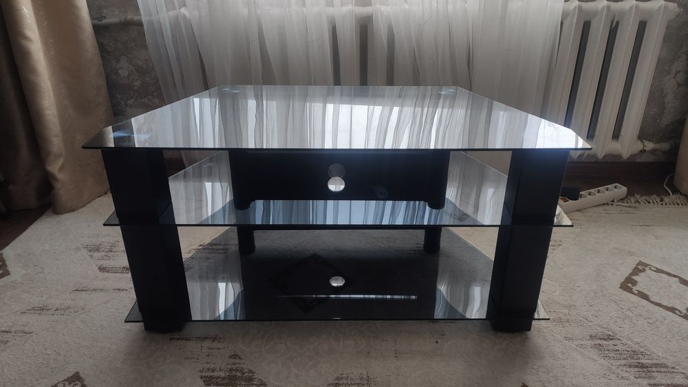 Продам тумбу под ТВ