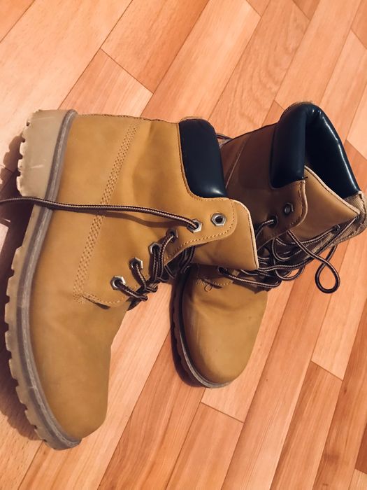 Продам ботинки осенние