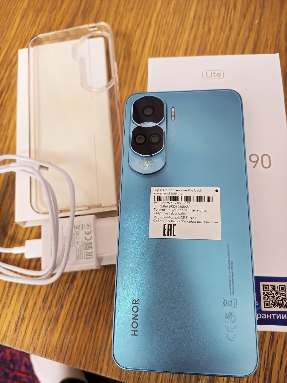 Honor 90 lite 8/256 sotiladi