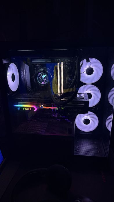 Геймърски компютър НОВ !! RX 9070XT