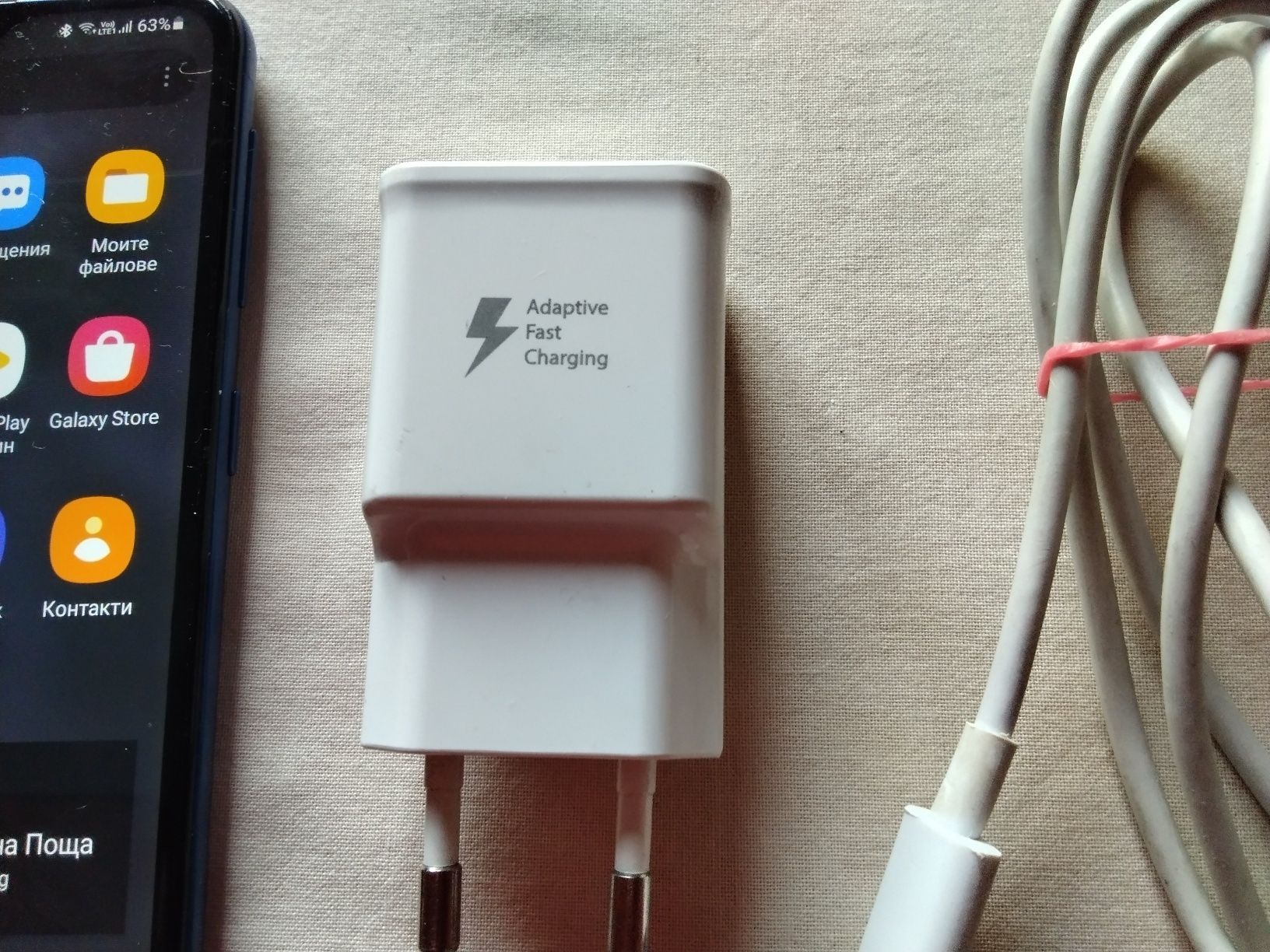страхотен GSM SAMSUNG A20E 4G с две сим карти-не кодиран