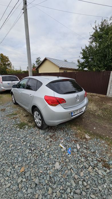 Opel Astra J 2013 1.6benzina+gaz
