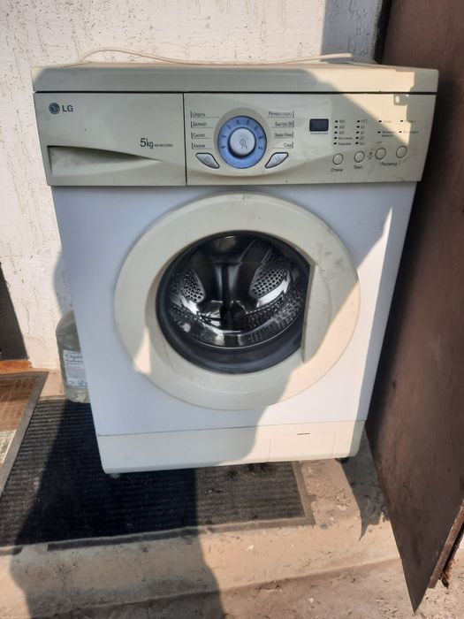 Стиральная машина на запчасти  и Холодильник  рабочая