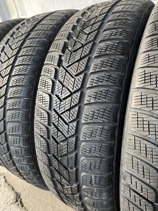 4 бр. зимни гуми 235/65/19 Pirelli DOT 2715 6 mm