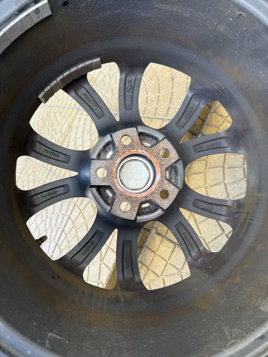 Алуминиеви двуцветни джанти с гуми Nissan Qashqai 216 60 17 4 броя