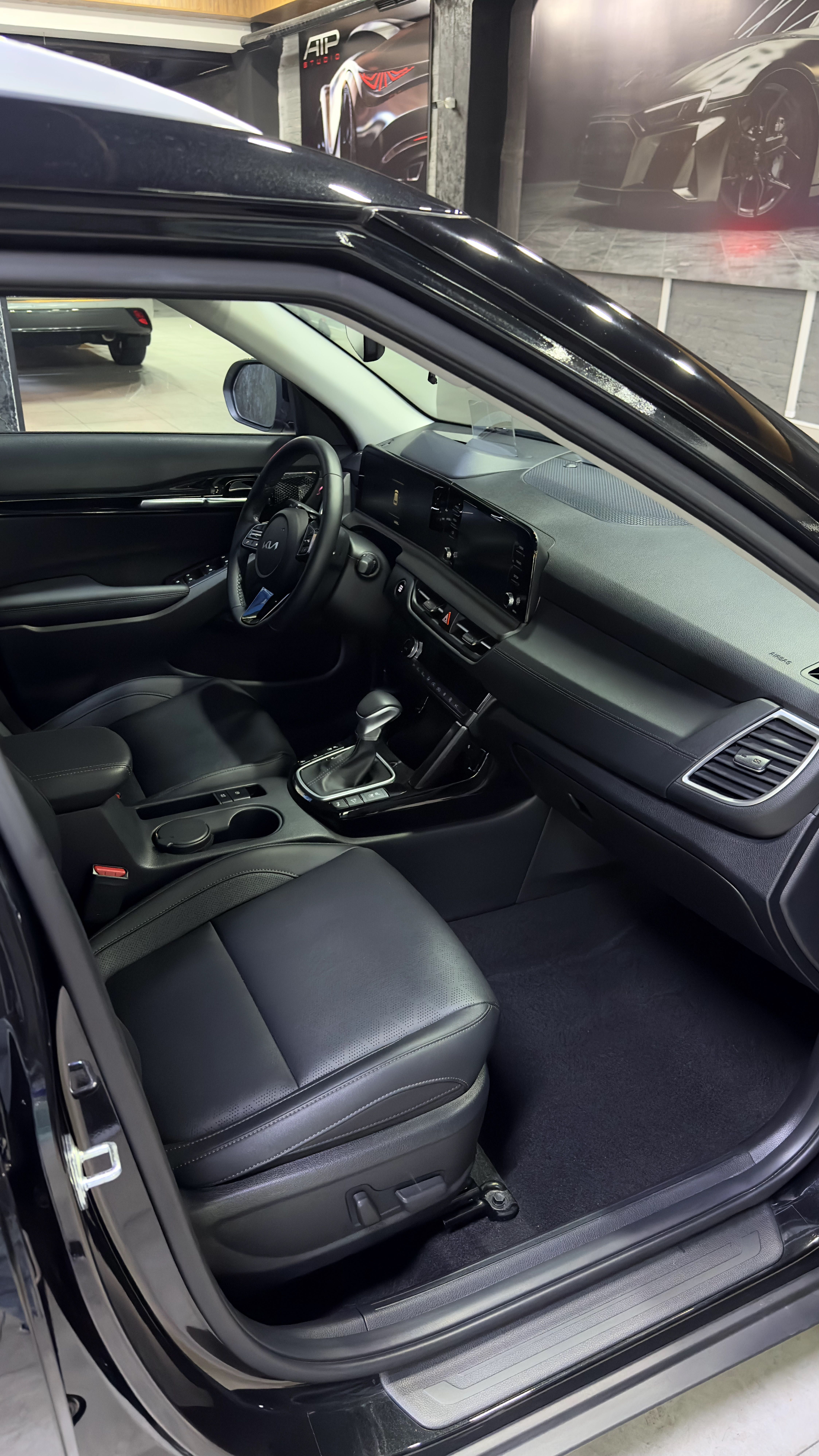 Автомобиль KIA Seltos Premium