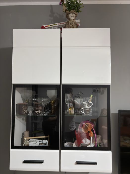 Vand mobila de camera de zi