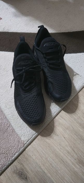 Маратонки Nike 270