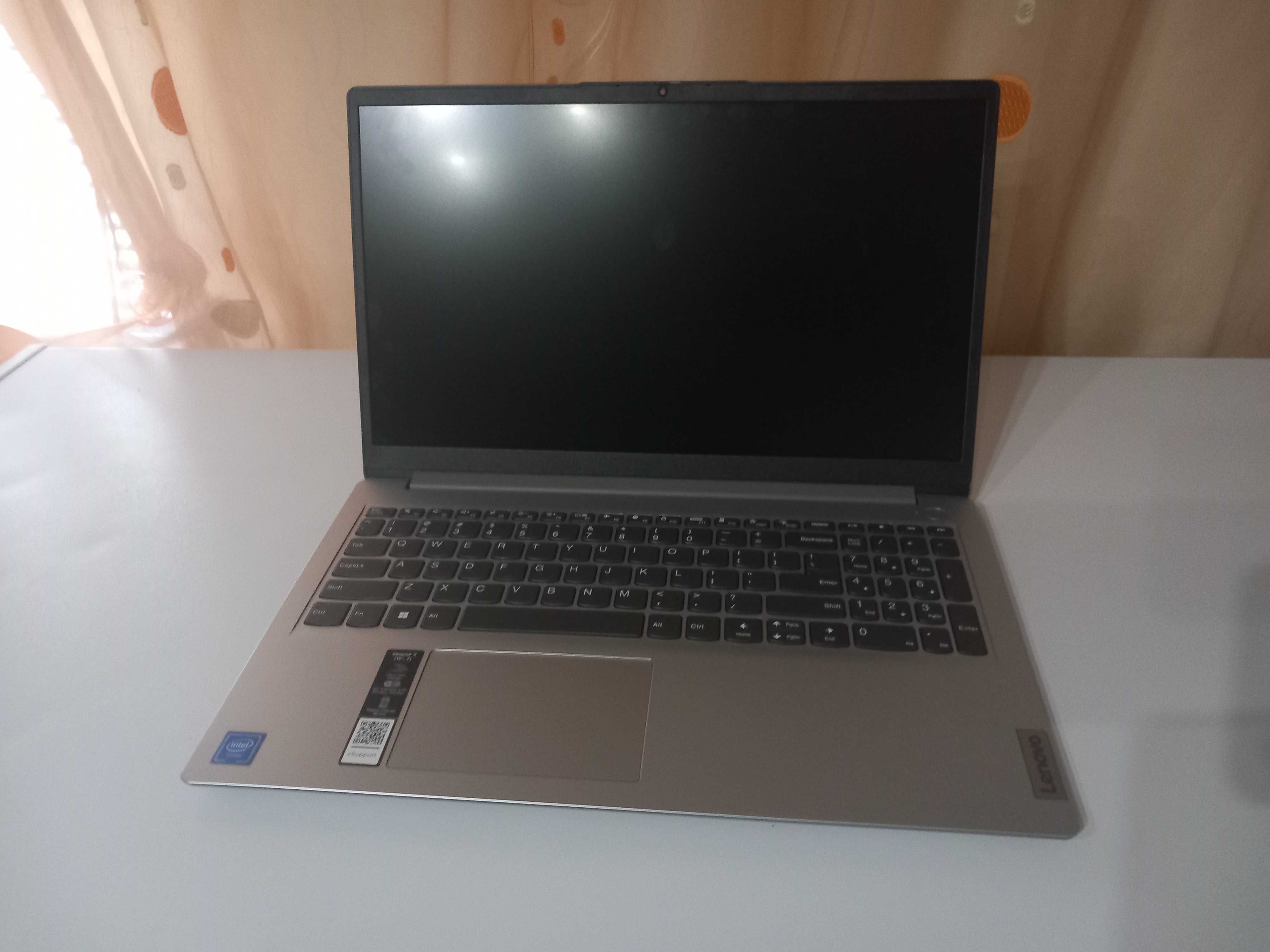 Laptop lenovo , vand URGENT