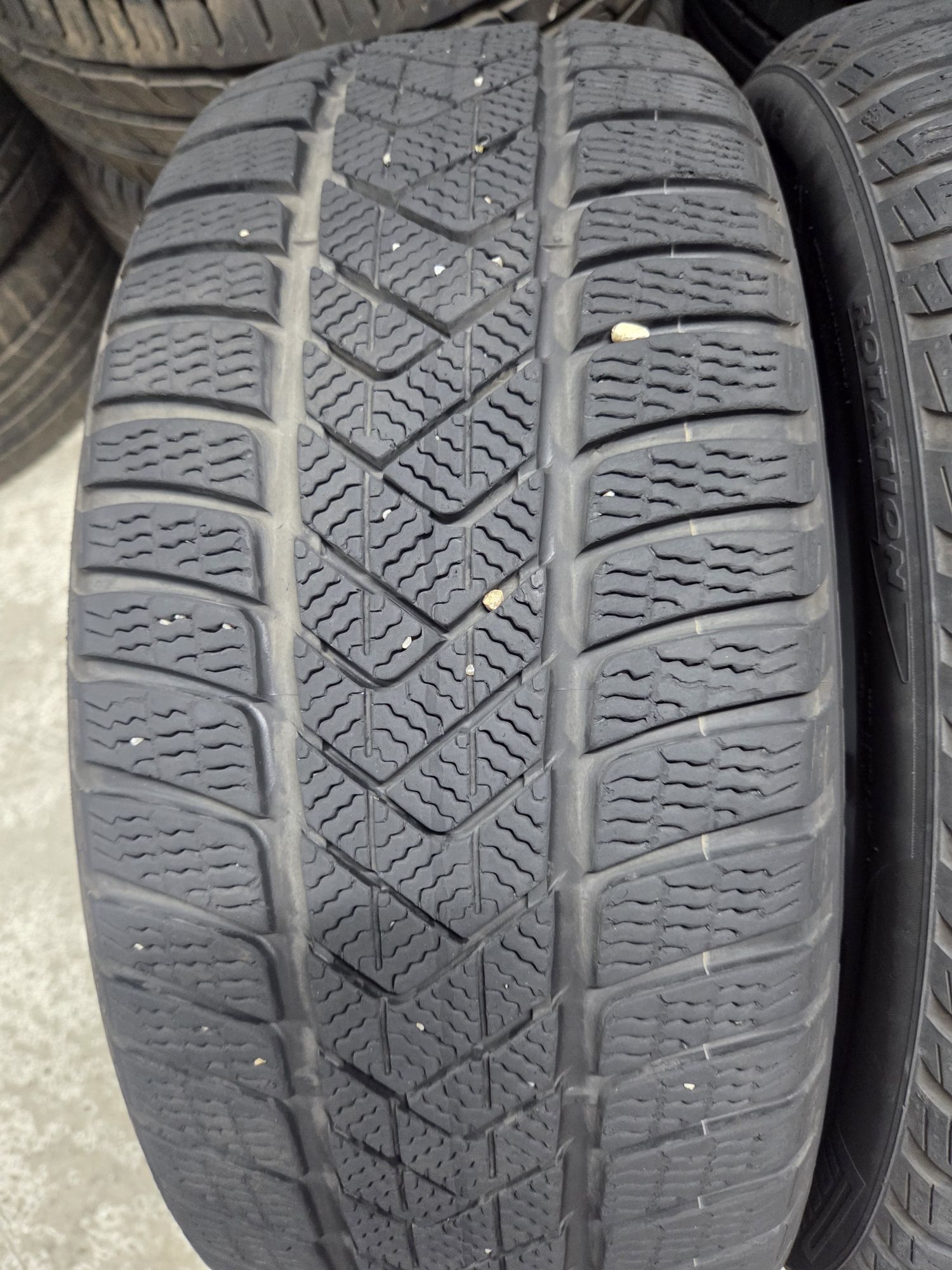 Set 4 anvelope SH iarna BMW Pirelli 225/45/18 cu 255/40/18 Run Flat