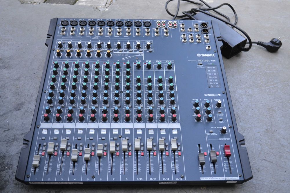 Mixer Yamaha MG 166 C USB