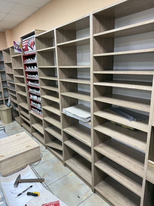 Дървени стилажи за магазин