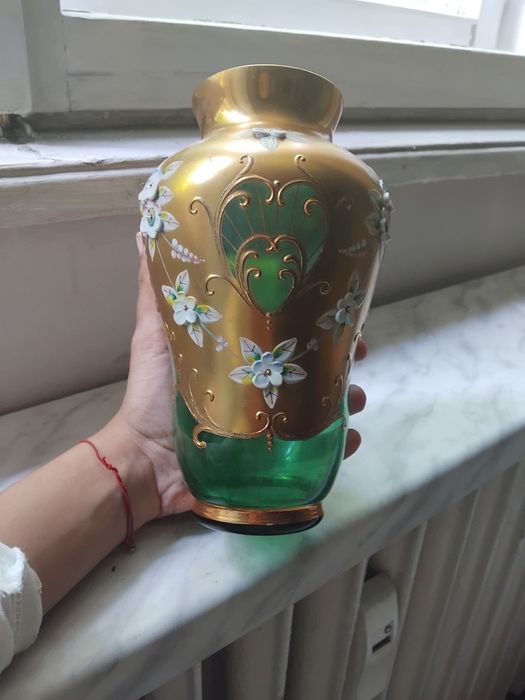 Vaza cu foita de aur