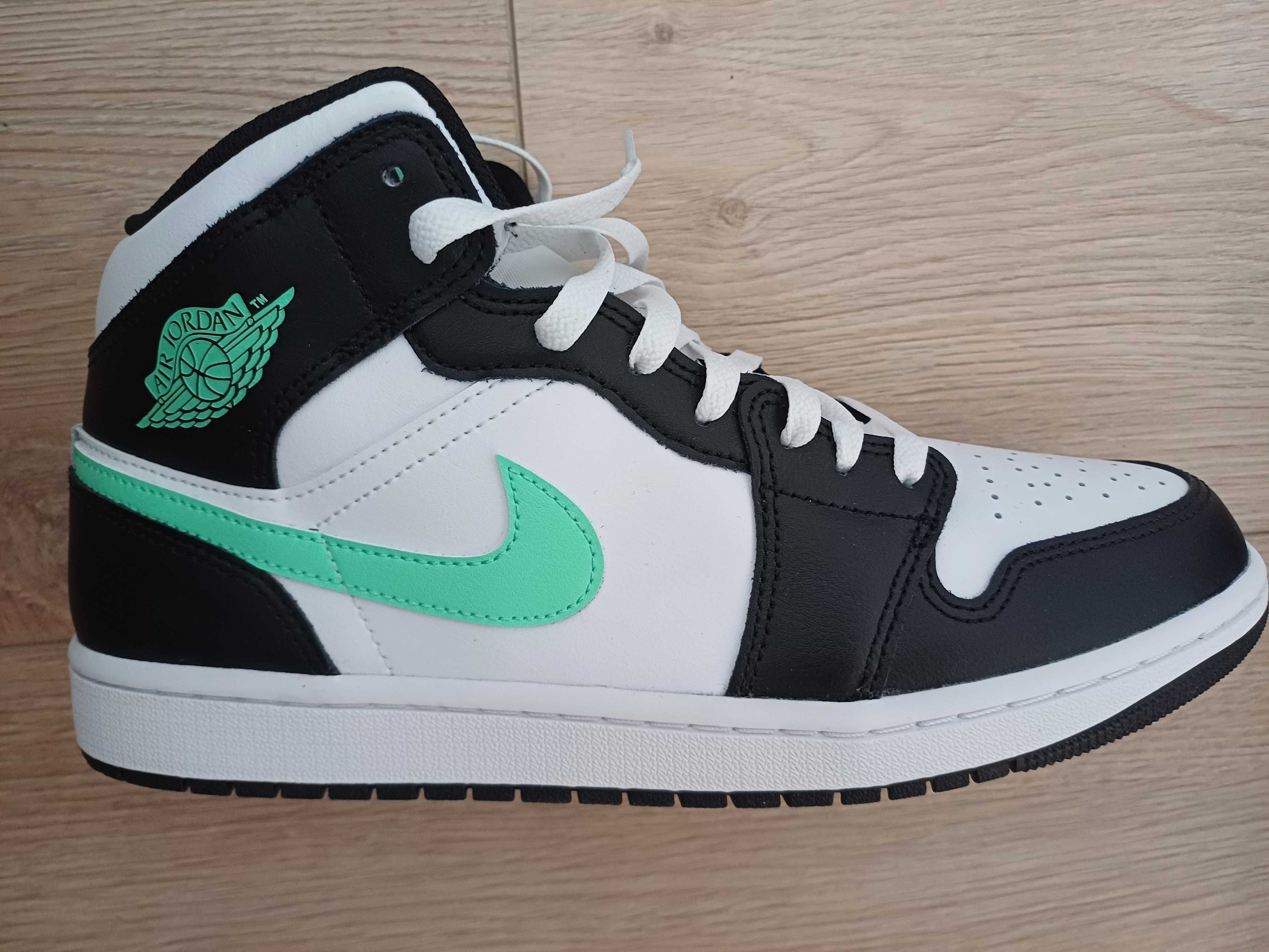 Nike air jordan 1 mid