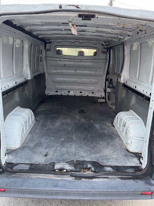 Opel Vivaro 2.0CDTI 2011 clima varianta lunga pre 4690€ neg