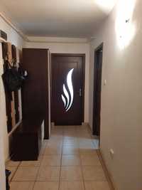 Inchiriez apartament