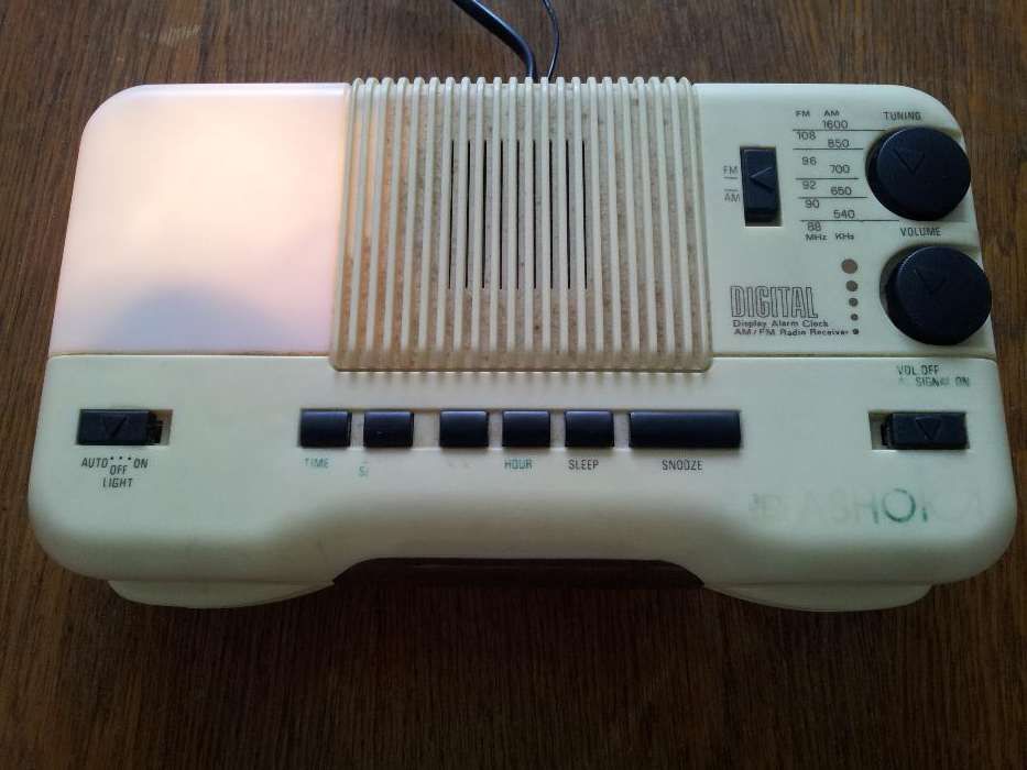 Radio - ceas desteptator - veioza