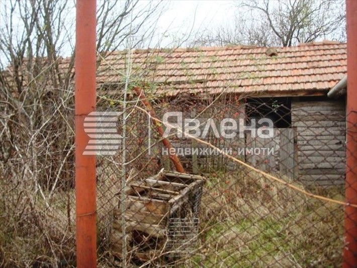 Продава се Къща в с. Маломир, Област Ямбол - 190 кв.м за 58 €/кв.м - Снимка #3