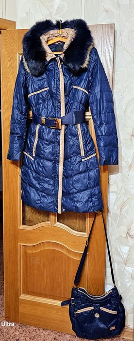 Продам пуховик в комплекте идет сумка