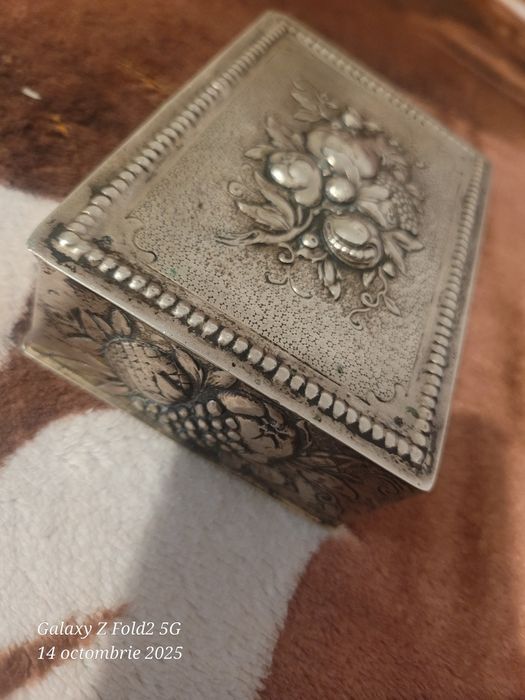 Cutie bijuteri din argint