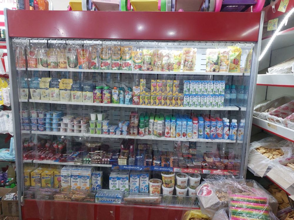 Продаем ветрина холодильник