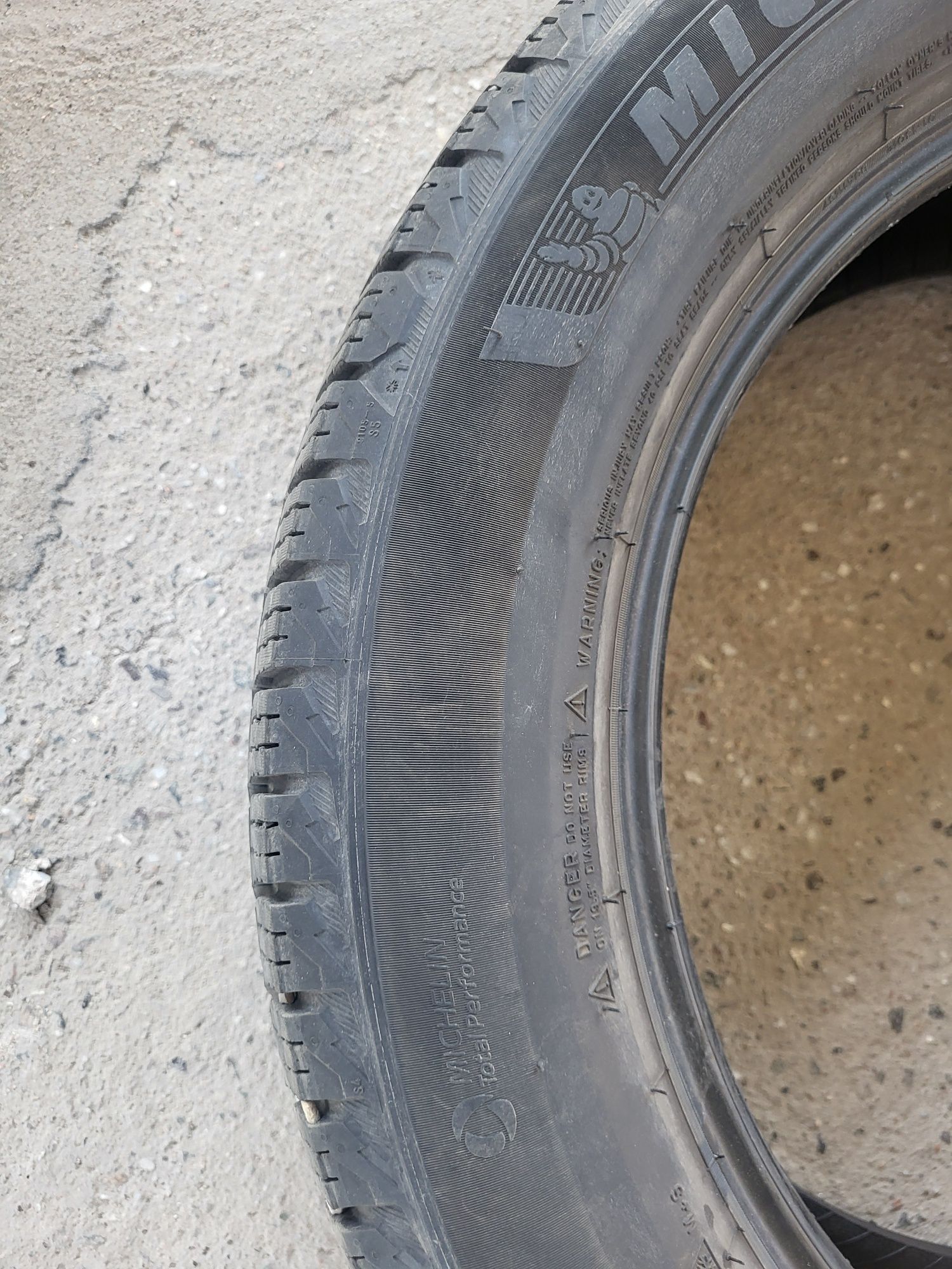 Зимние шины Michelin X-Ice Snow 235/55 R19 мишлен