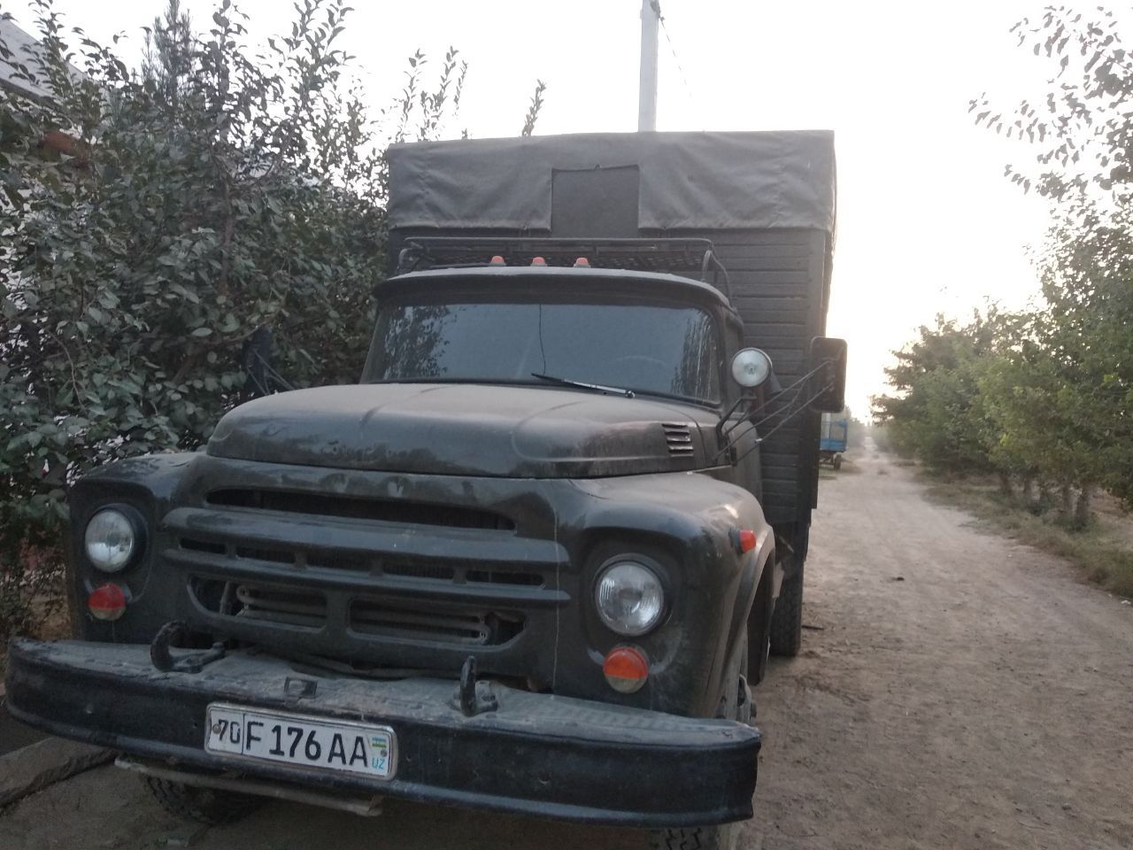 ZIL 130 srochniy sotiladi