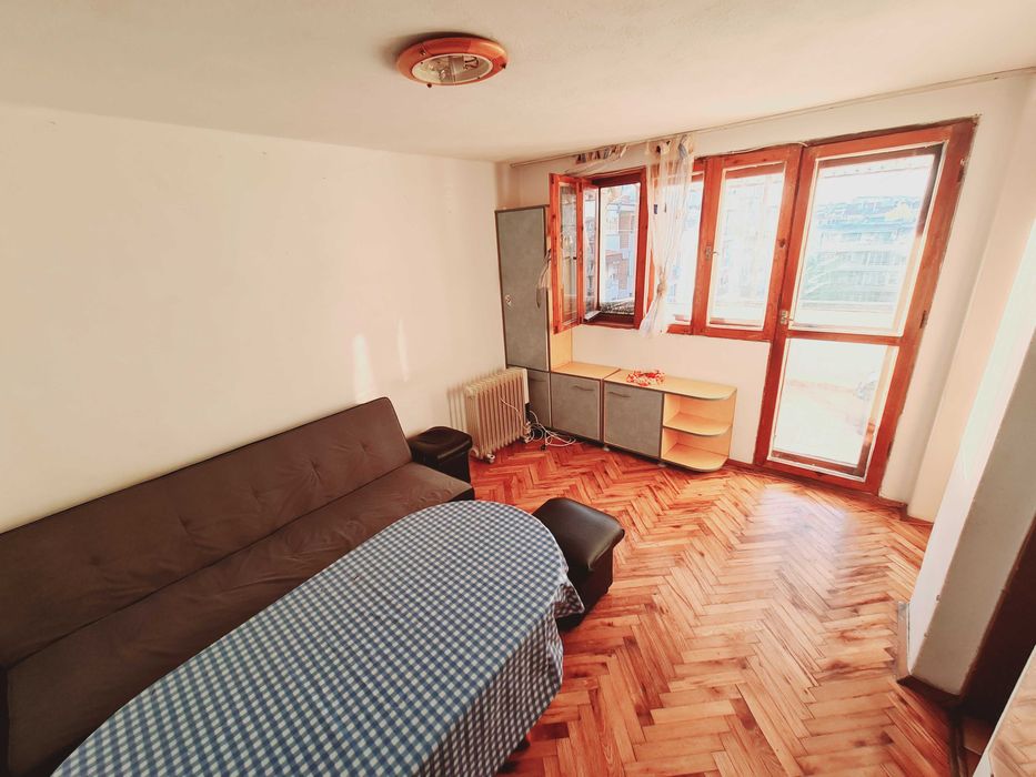 Дава се под наем Едностаен апартамент в Бургас, Център - 50 кв.м за 153 € - Снимка #3