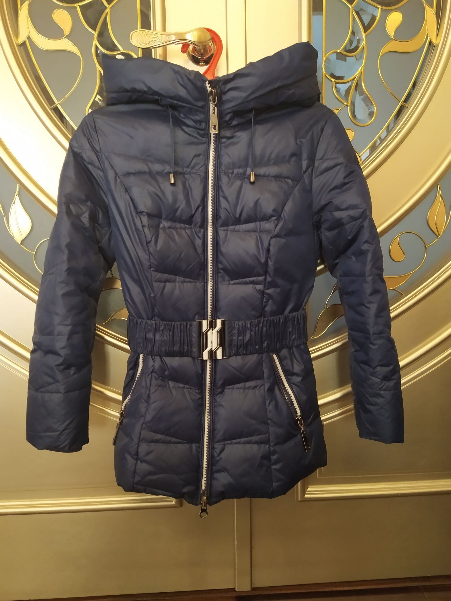 Зимняя тёплая куртка