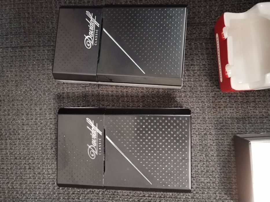 Нов пепелник Marlboro, табакера Davidoff