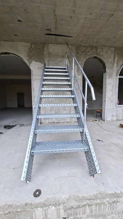 Confectionam scarii metalice zincate exterioare  la cele mai buna preț