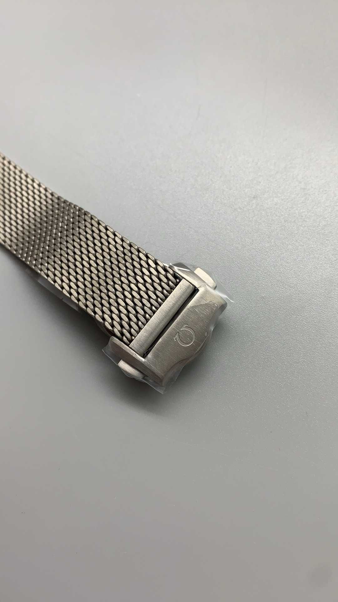 Omega seamaster diver 300m зелен циферблат / нов модел