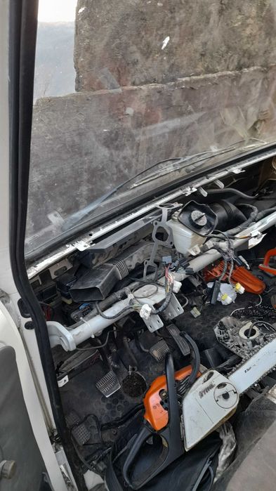 Diferite piese nissan trade 100