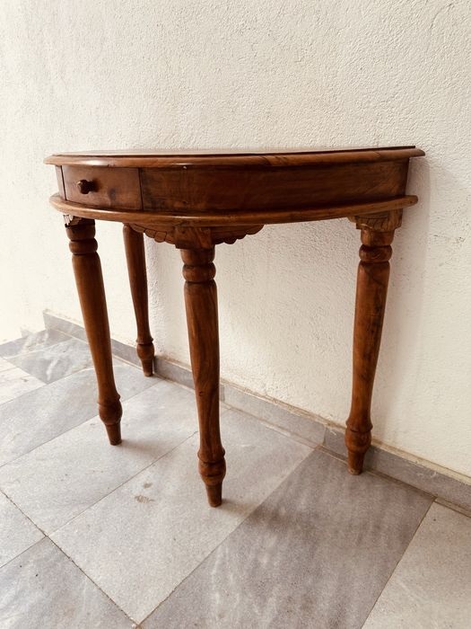 Конзолна маса от масивно дърво – колониален стил, ръчна изработка