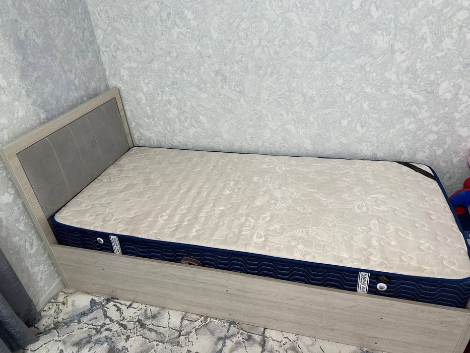 Продаю кровать сундук с матрасом