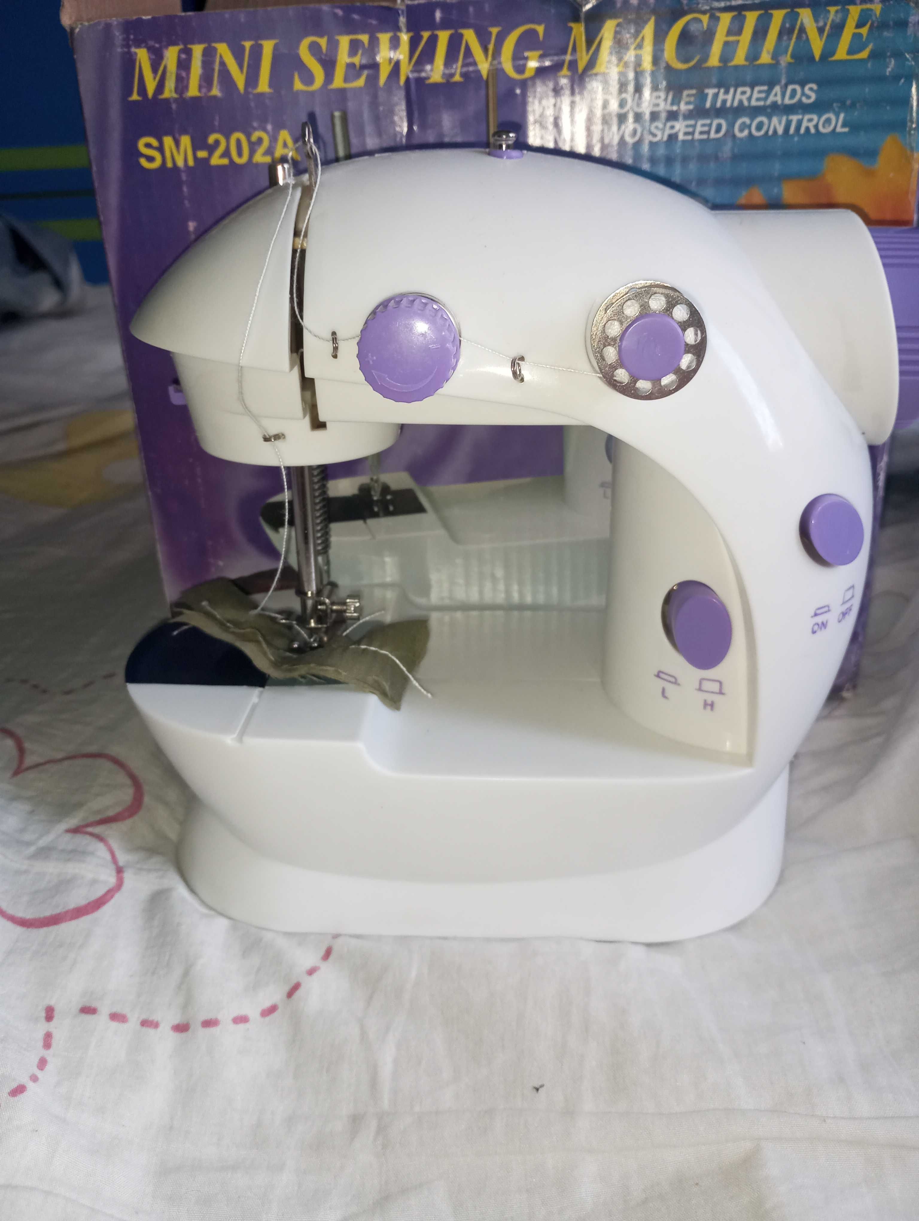 Mini Sewing Machine SM-202A