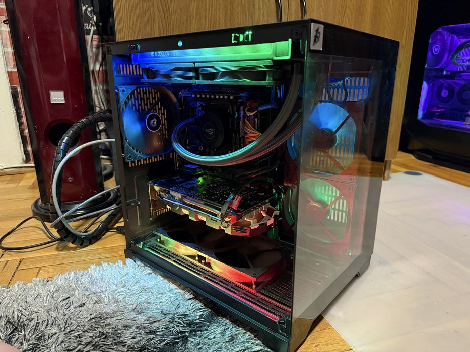 Pc Intel i7 4790k, 16gb ram, Nvidia GTX 1060 6gb, ssd m2 512gb.