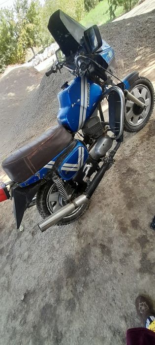 Мотоцикл восход м3 в хорошем состояние с каской в комплекте