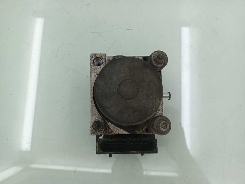 Dezmembrez Pompa ABS de pe Dacia LOGAN 2009-2014