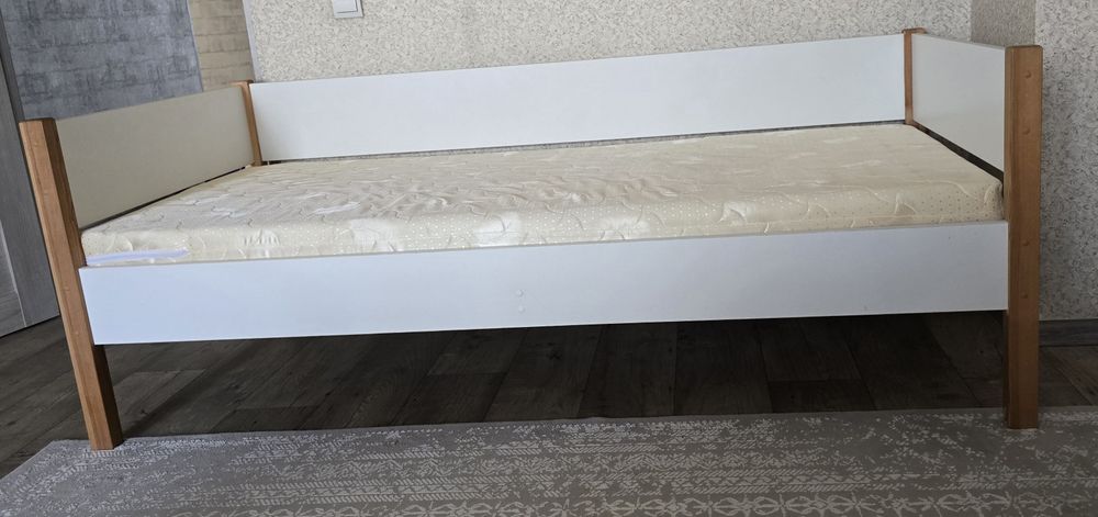 Продам кровать подрасковую,детскую