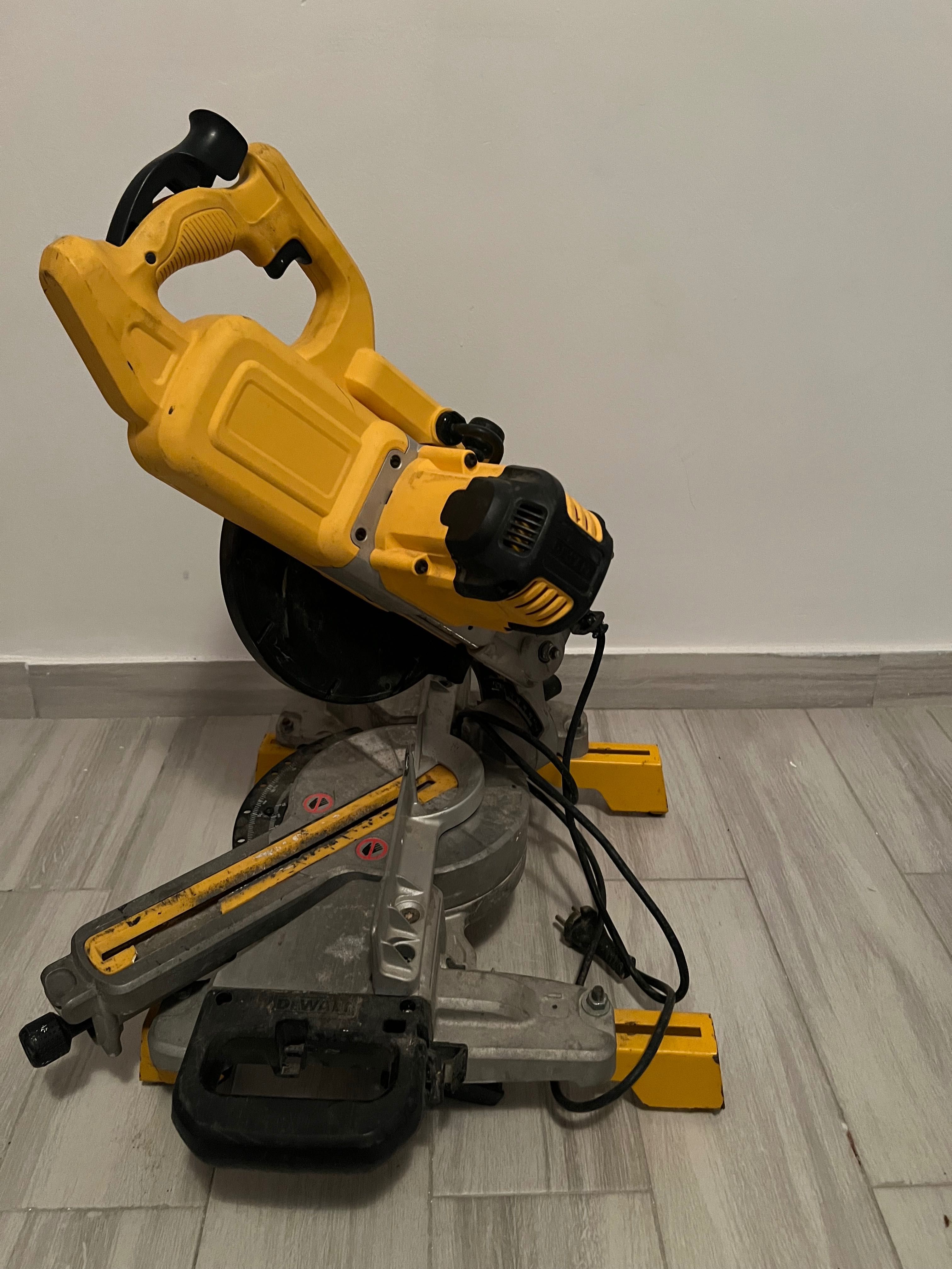 Circular dewalt dws772-Qs