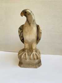 Орел страхотна мраморна скулптура от 60-те години