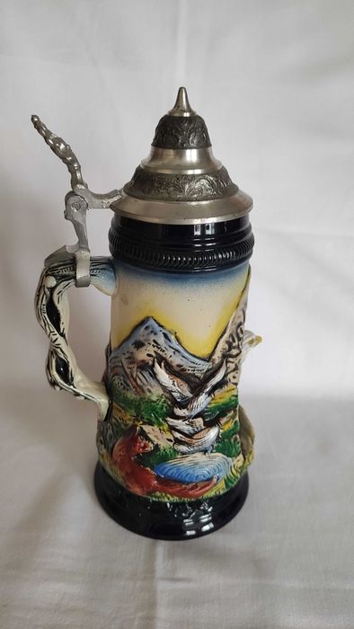 Винтидж релефна керамична халба с 3Д орел