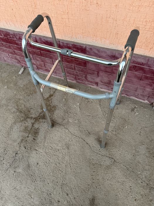 Продам ходунок почти новый