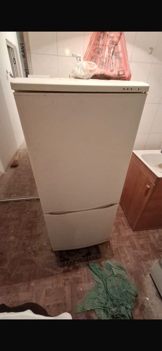 Продам холодильник