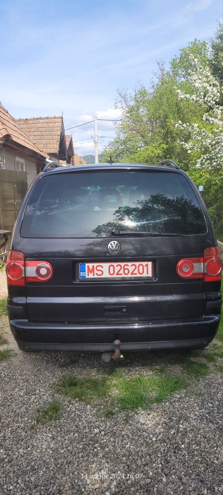 Vând Volkswagen Sharan