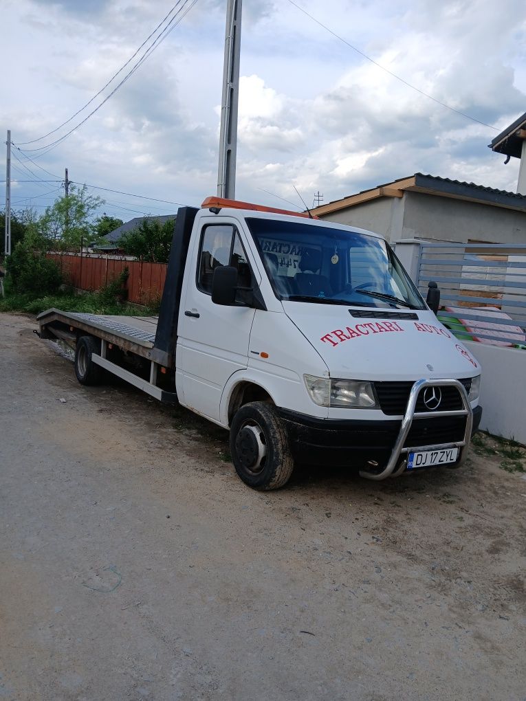 Vând Autoplatforma Mercedes-Benz